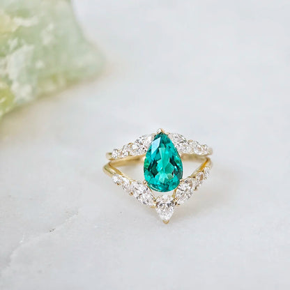 18K Emerald Glow Promise Ring