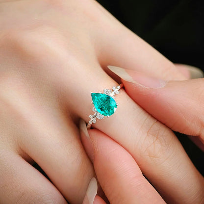 18K Gardenia Pear Lab-grown Emerald Ring