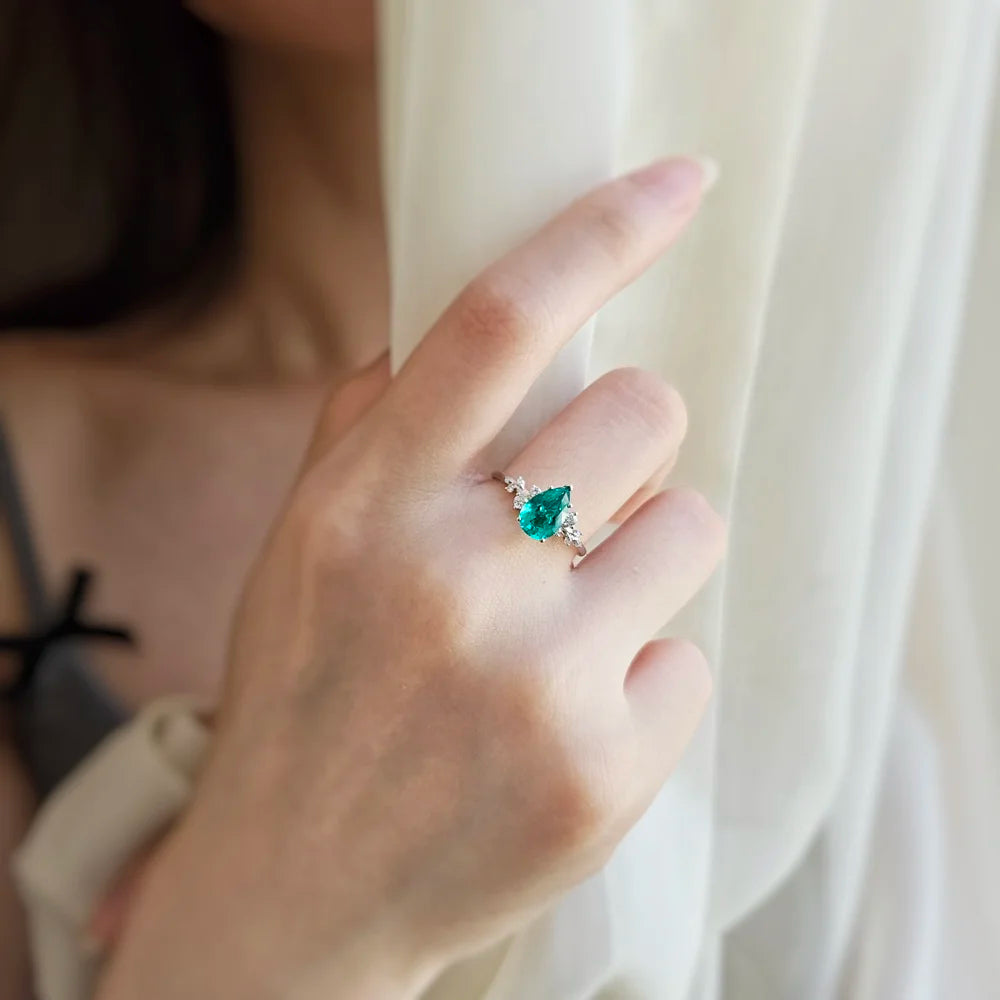 18K Gardenia Pear Lab-grown Emerald Ring
