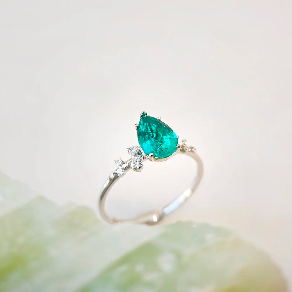 18K Gardenia Pear Lab-grown Emerald Ring