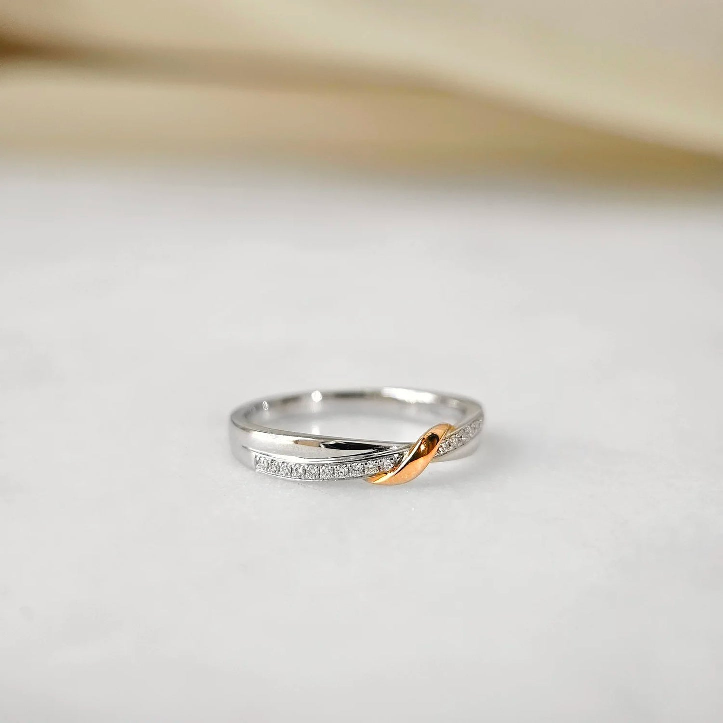 Vienna Love Twist Diamond Band