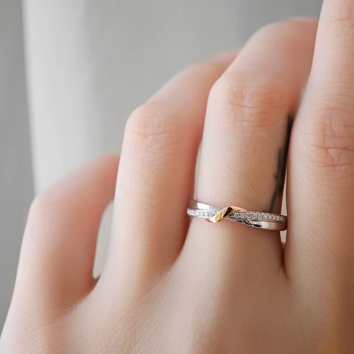 Vienna Love Twist Diamond Band