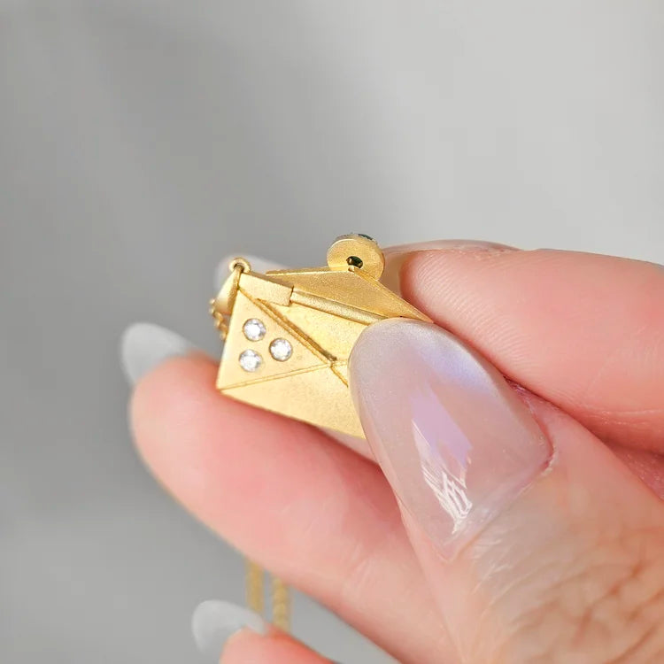18K Emerald Love Letter Pendant