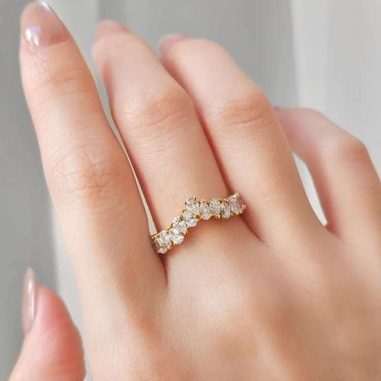 18K The Pear Crown Lab-grown Diamond Band