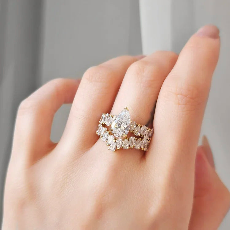 18K The Pear Crown Lab-grown Diamond Band