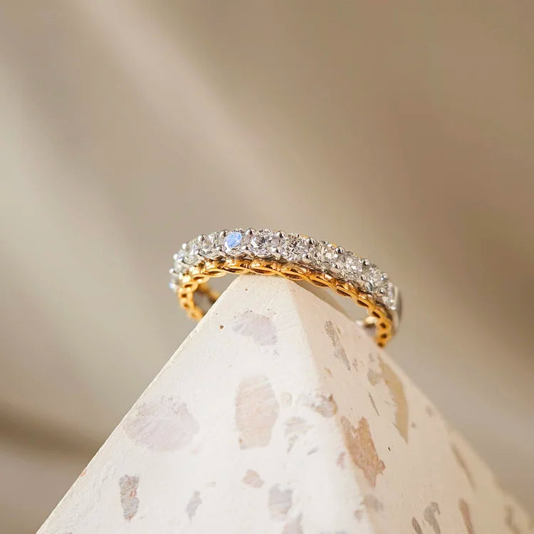 18K Serenity Diamond Band