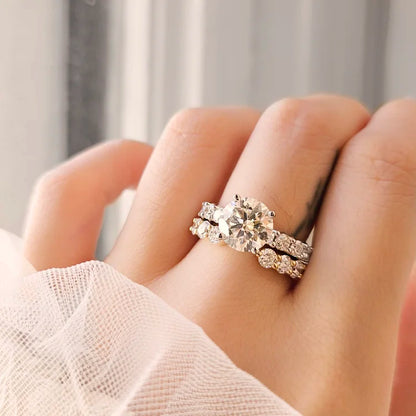 Analeia Open-ended Lab-grown Diamond Band
