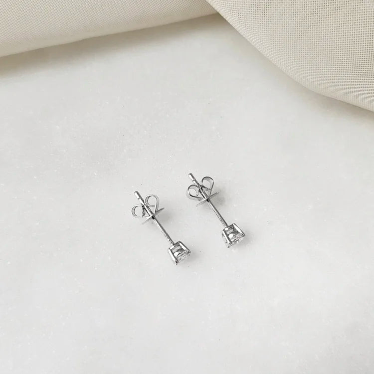 Solatire Diamond Stud Earring (0.15cts)