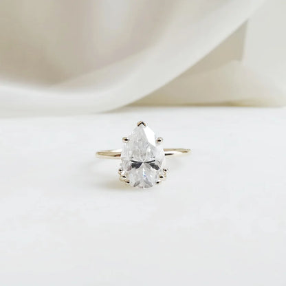 14K Pear Moissanite Diamond Fountain Ring