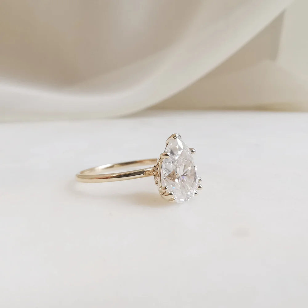 14K Pear Moissanite Diamond Fountain Ring