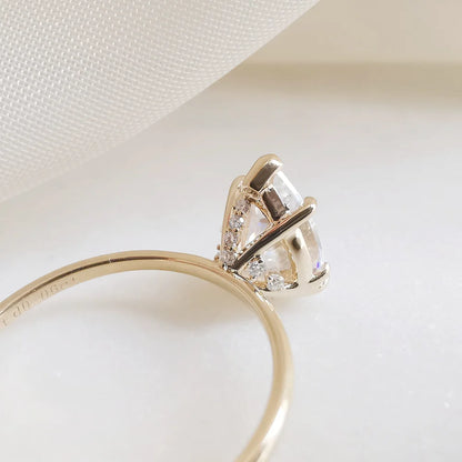 14K Pear Moissanite Diamond Fountain Ring