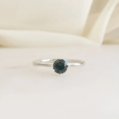 18K Flower Basket Green Sapphire Ring