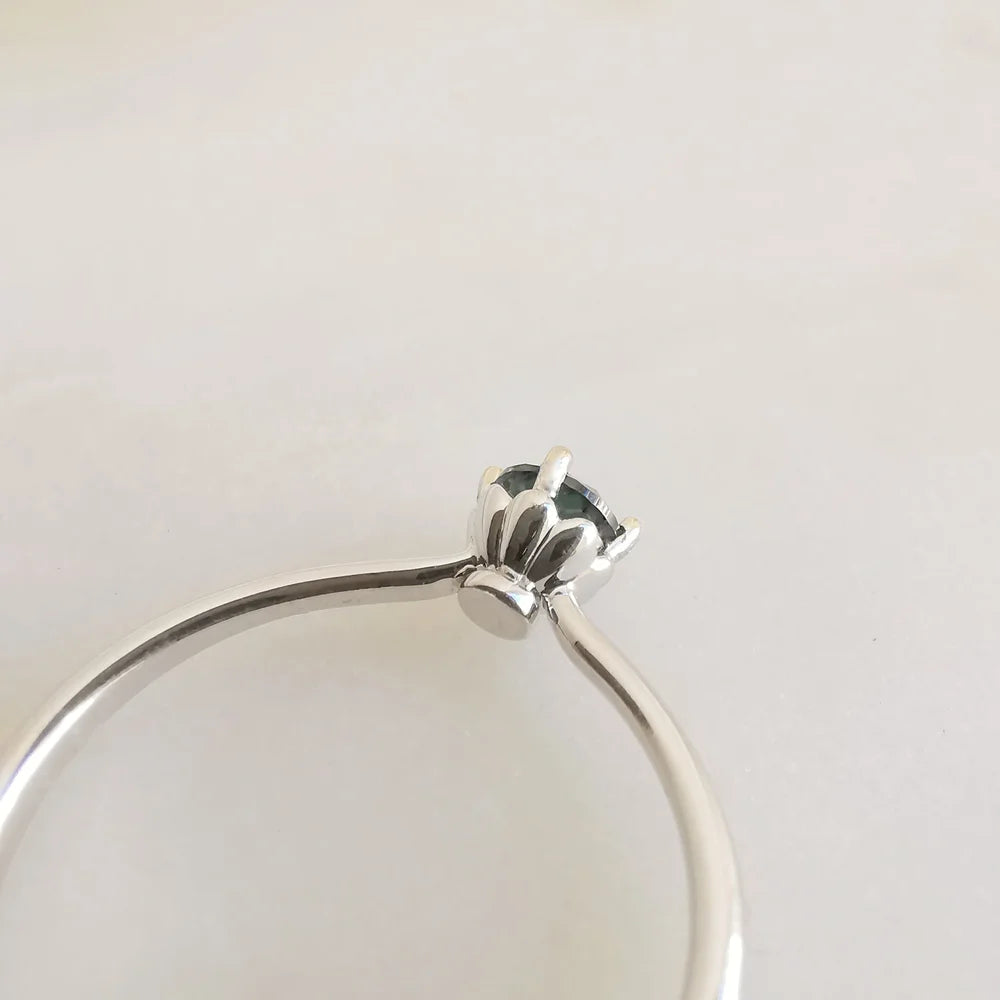 18K Flower Basket Green Sapphire Ring