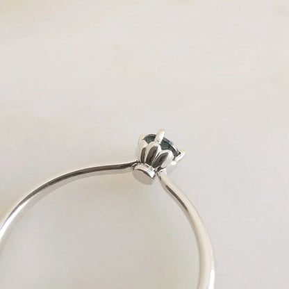 18K Flower Basket Green Sapphire Ring