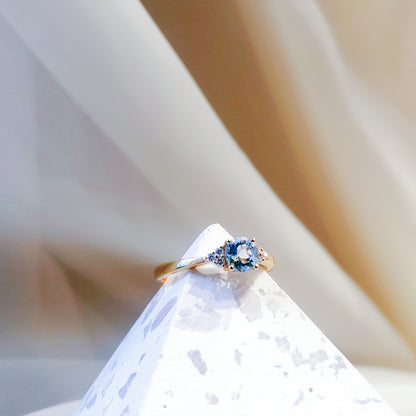 Brilliant Aquamarine and diamond ring