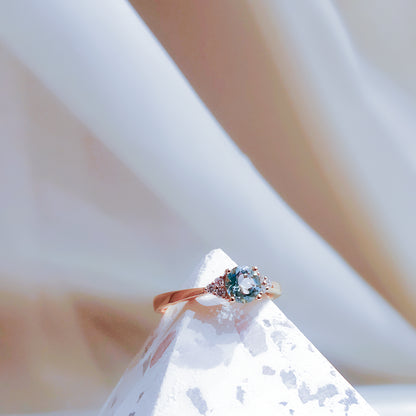 Brilliant Aquamarine and diamond ring