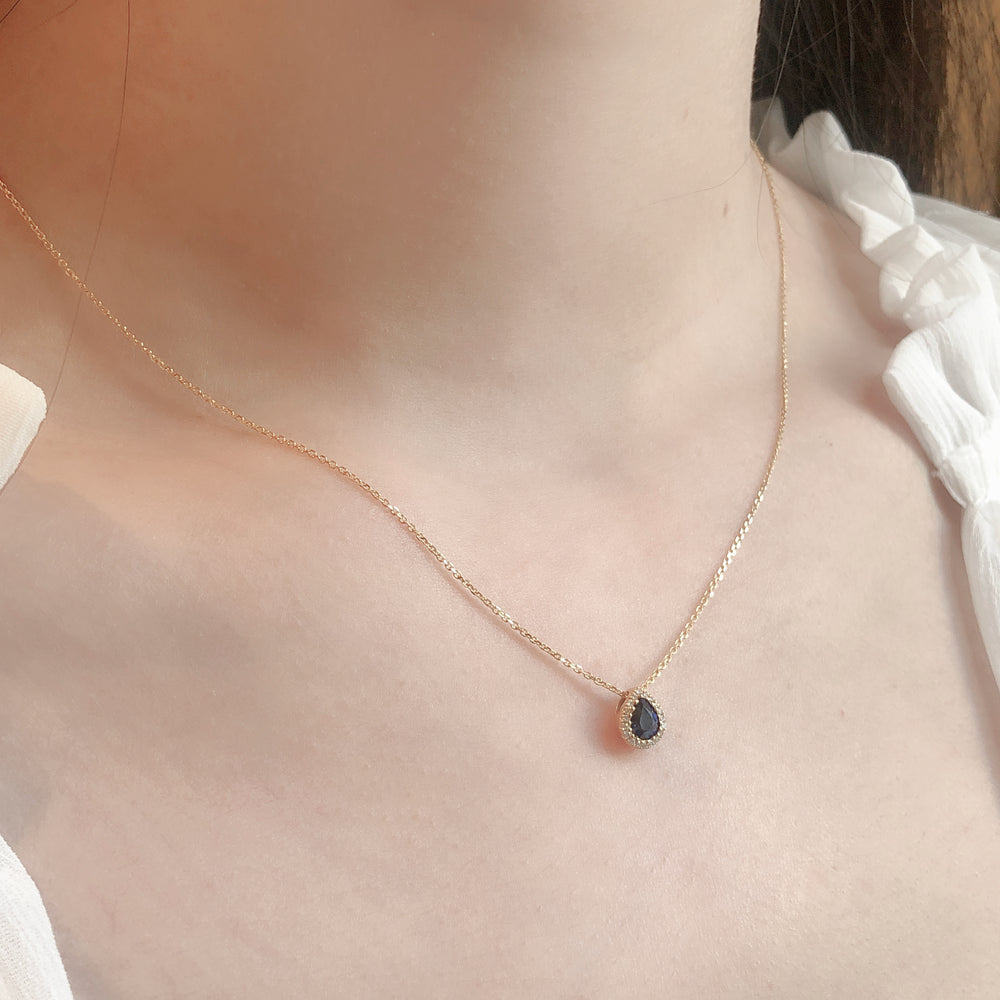 Floating Pear Sapphire Neckalce