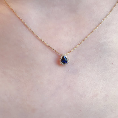 Floating Pear Sapphire Neckalce