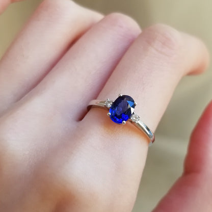 Royal Elegance Sapphire Ring with Diamond