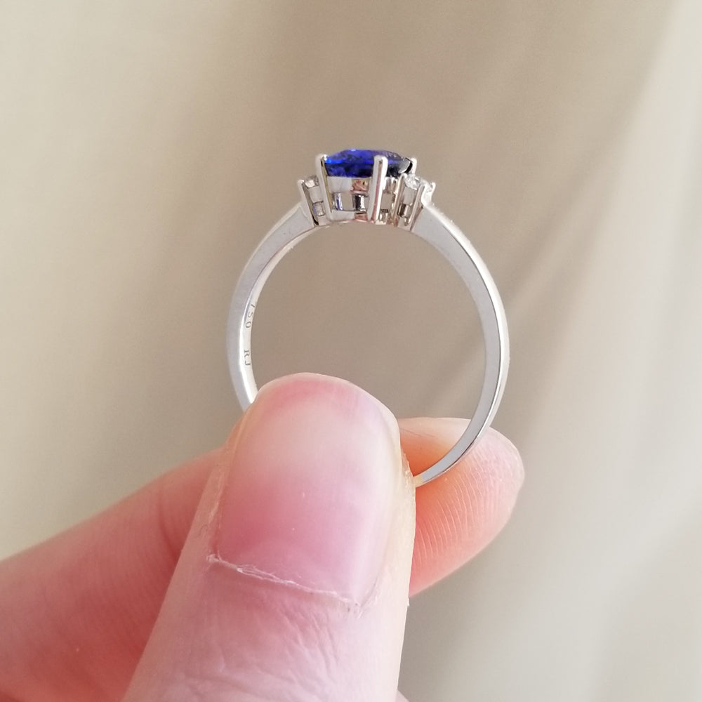 Royal Elegance Sapphire Ring with Diamond