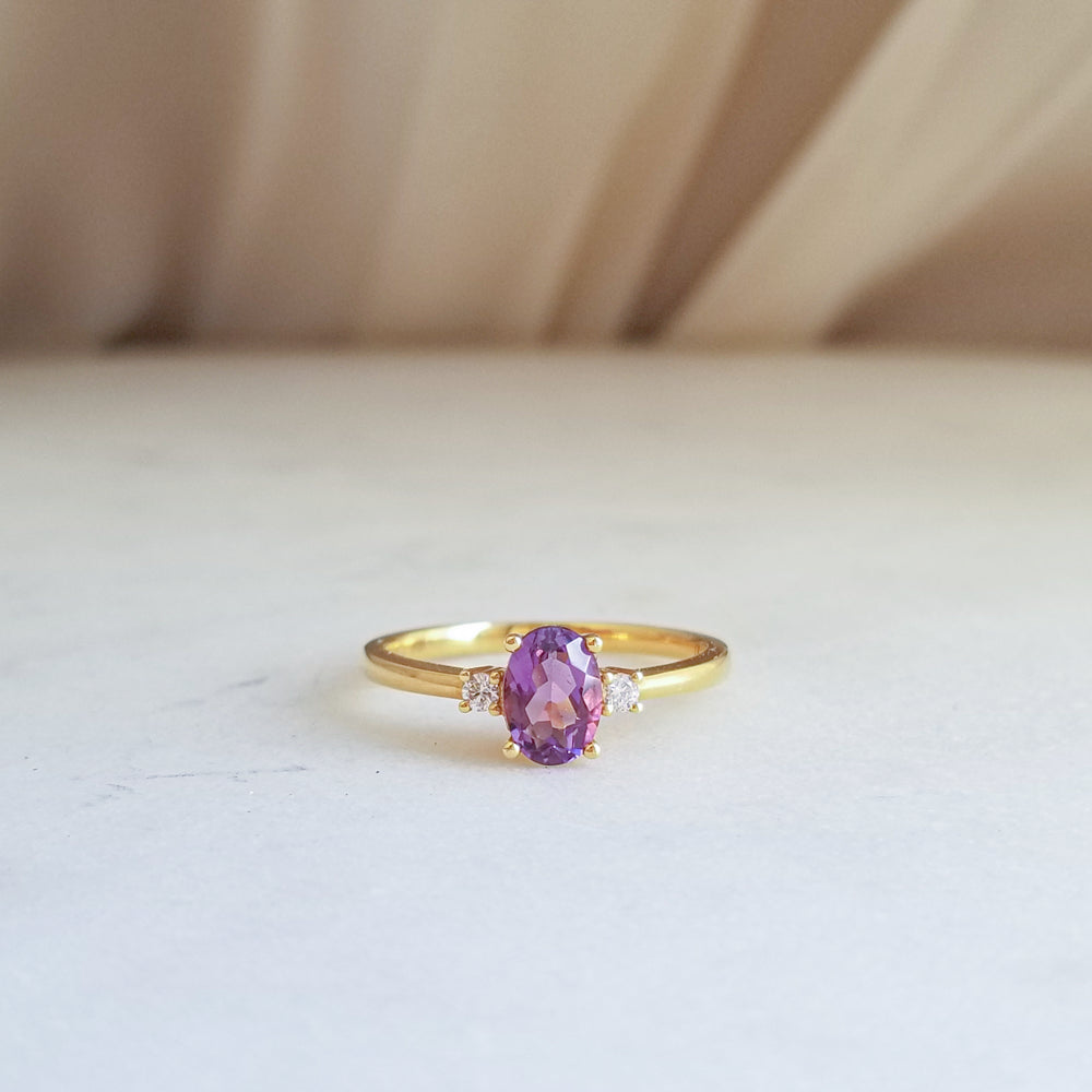 18K Petite Atmos Amethyst Ring