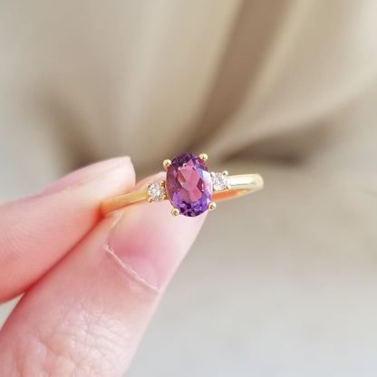 18K Petite Atmos Amethyst Ring