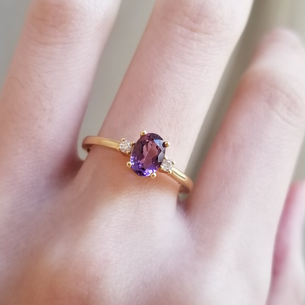 18K Petite Atmos Amethyst Ring