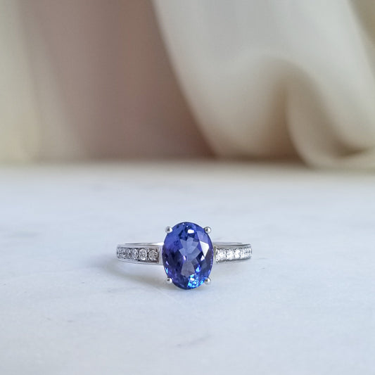 Oval Tanzanite Ring