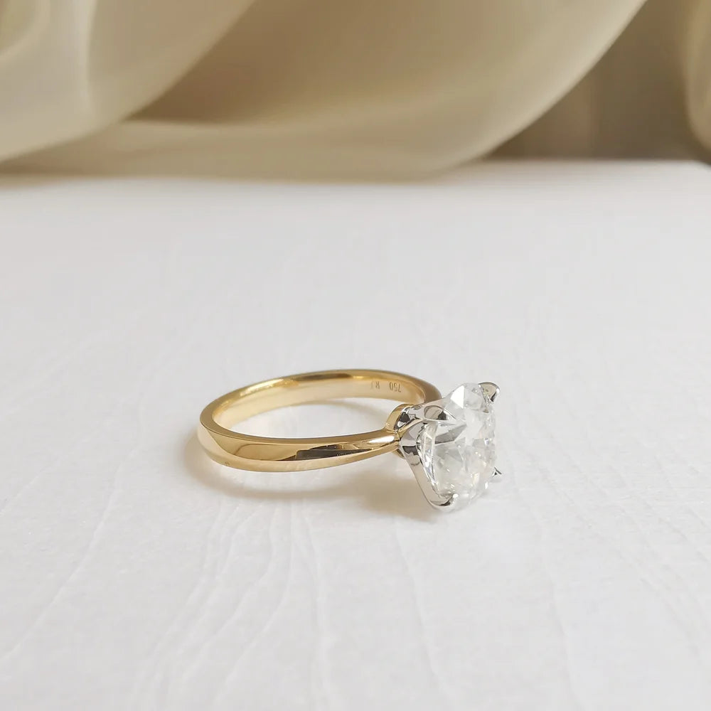 18K "The Classic" Oval Moissanite Ring