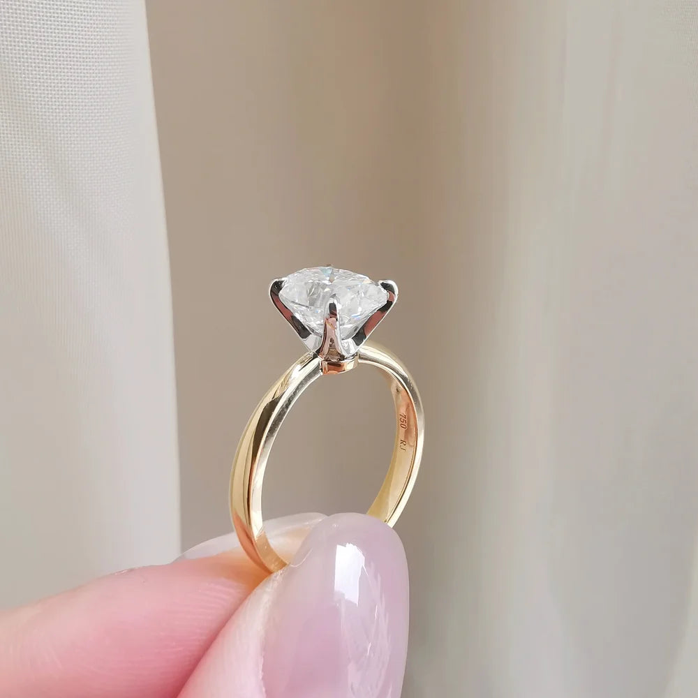 18K "The Classic" Oval Moissanite Ring