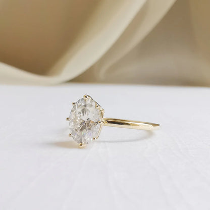 18K "The Diamond Fountain" Round Moissanite Ring