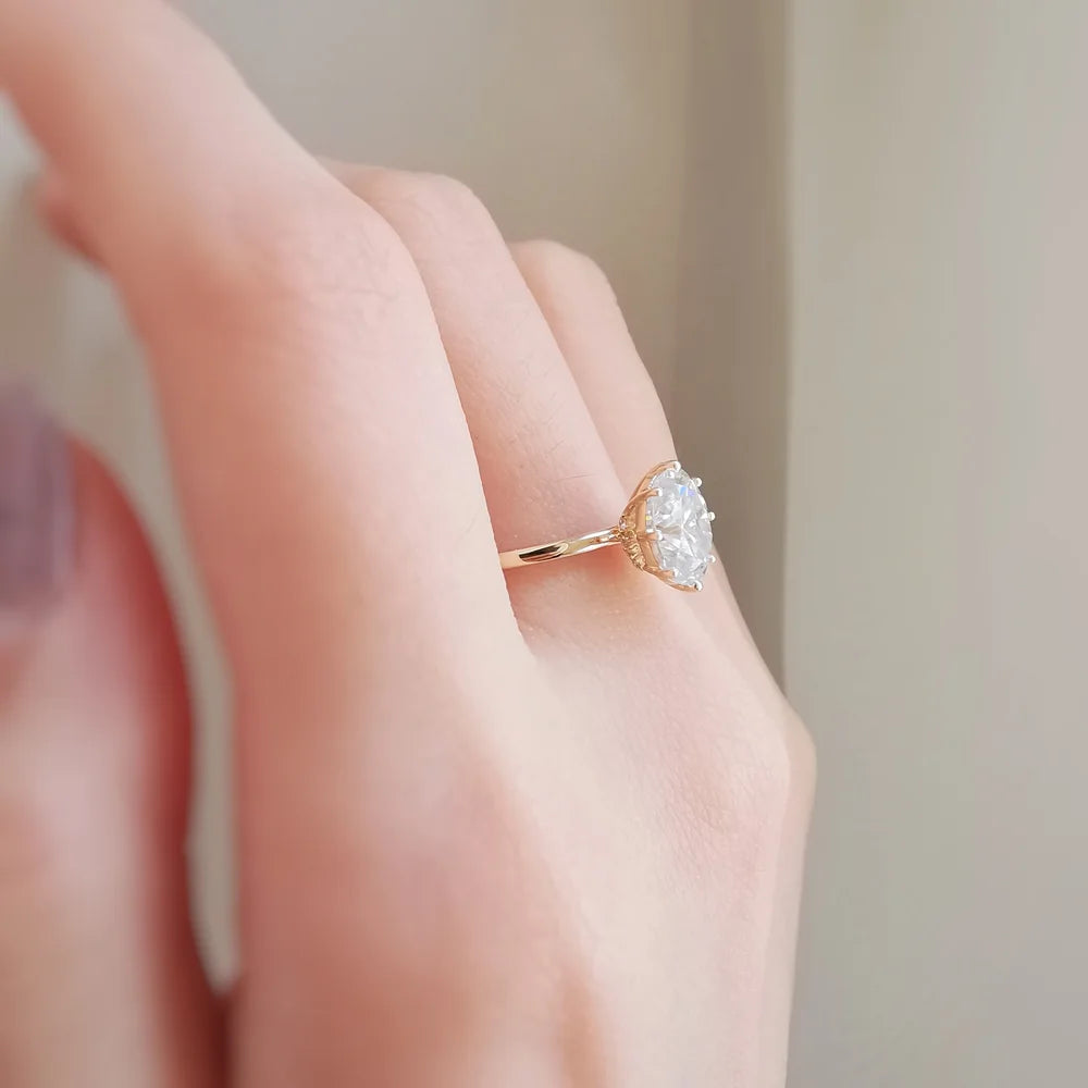18K "The Diamond Fountain" Round Moissanite Ring