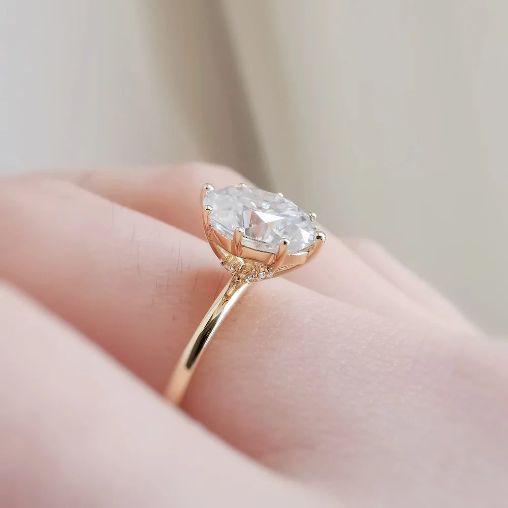 18K "The Diamond Fountain" Round Moissanite Ring