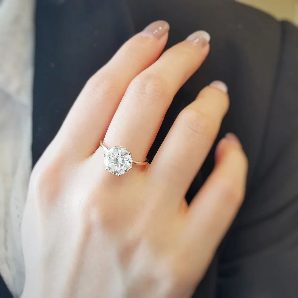18K "The Diamond Wreath" Moissanite Ring