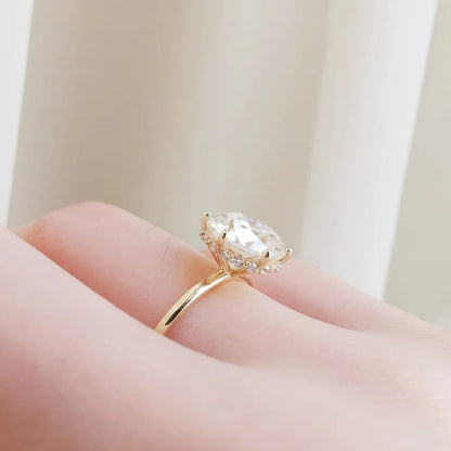 18K "The Diamond Wreath" Moissanite Ring
