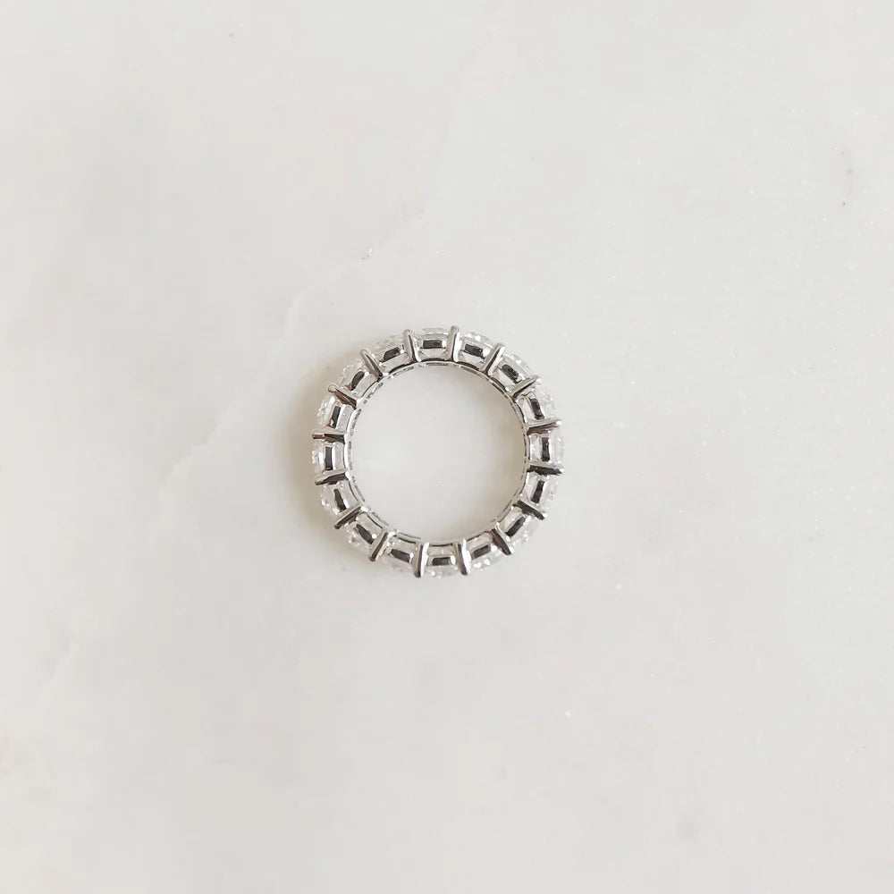 18K Accord Round Moissanite Eternity Ring