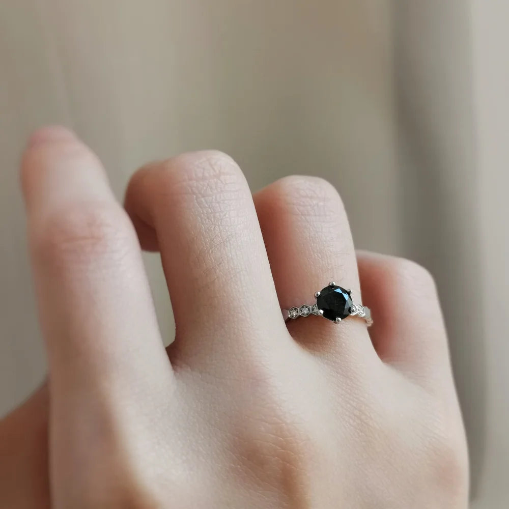 18K White Gold Spinel Honeycomb Ring