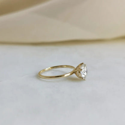 18K "The Diamond Fountain" Round Moissanite Ring