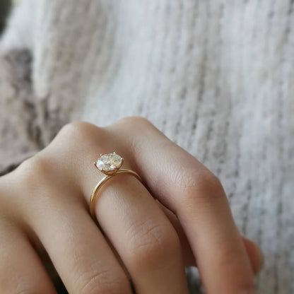 14K "The Diamond Fountain" Round Moissanite Ring