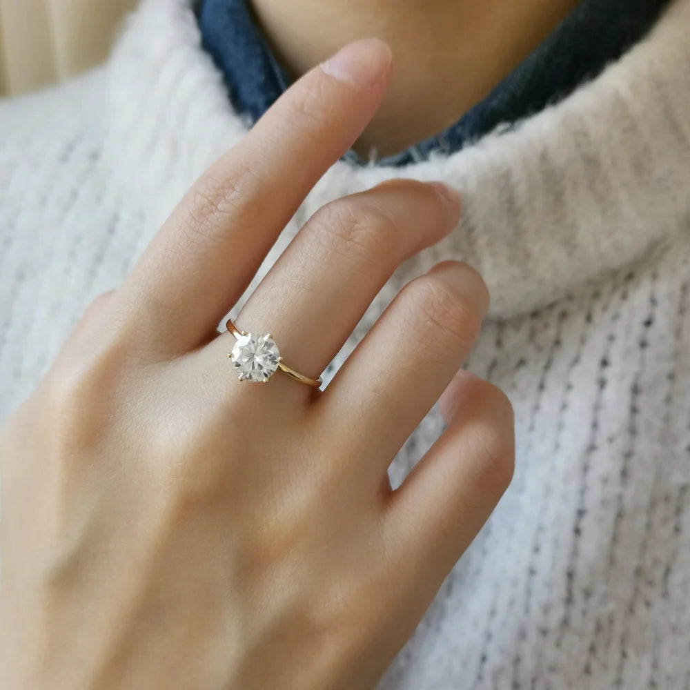 18K "The Diamond Fountain" Round Moissanite Ring