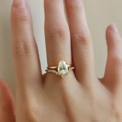 14K "The Raindrop" Moissanite Ring
