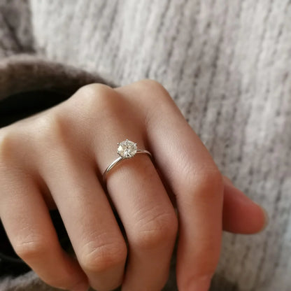 18K "The Diamond Wreath" Moissanite Ring