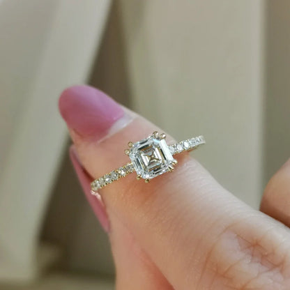 18K Symphonie Solitaire Lab-grown Diamond Ring