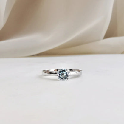Classic round Aquamarine ring