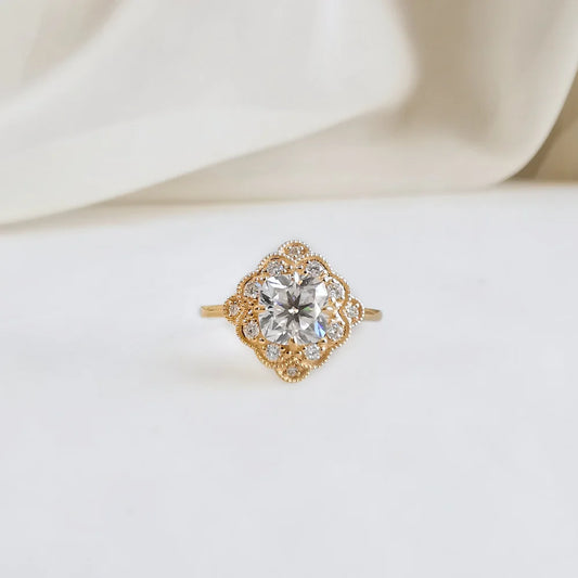 18K Moissanite Petal Ring