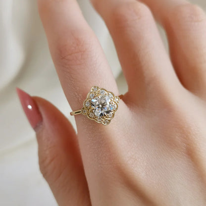 18K Moissanite Petal Ring