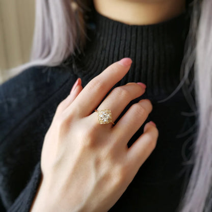 18K Moissanite Petal Ring
