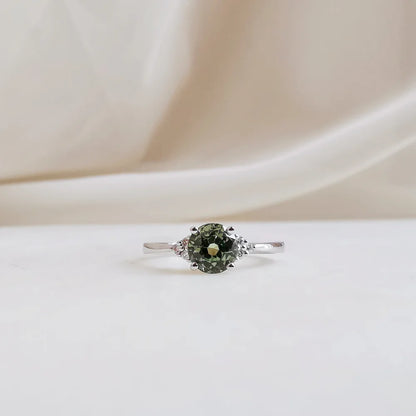 18K Round Green Sapphire Ring