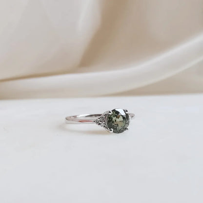 18K Round Green Sapphire Ring