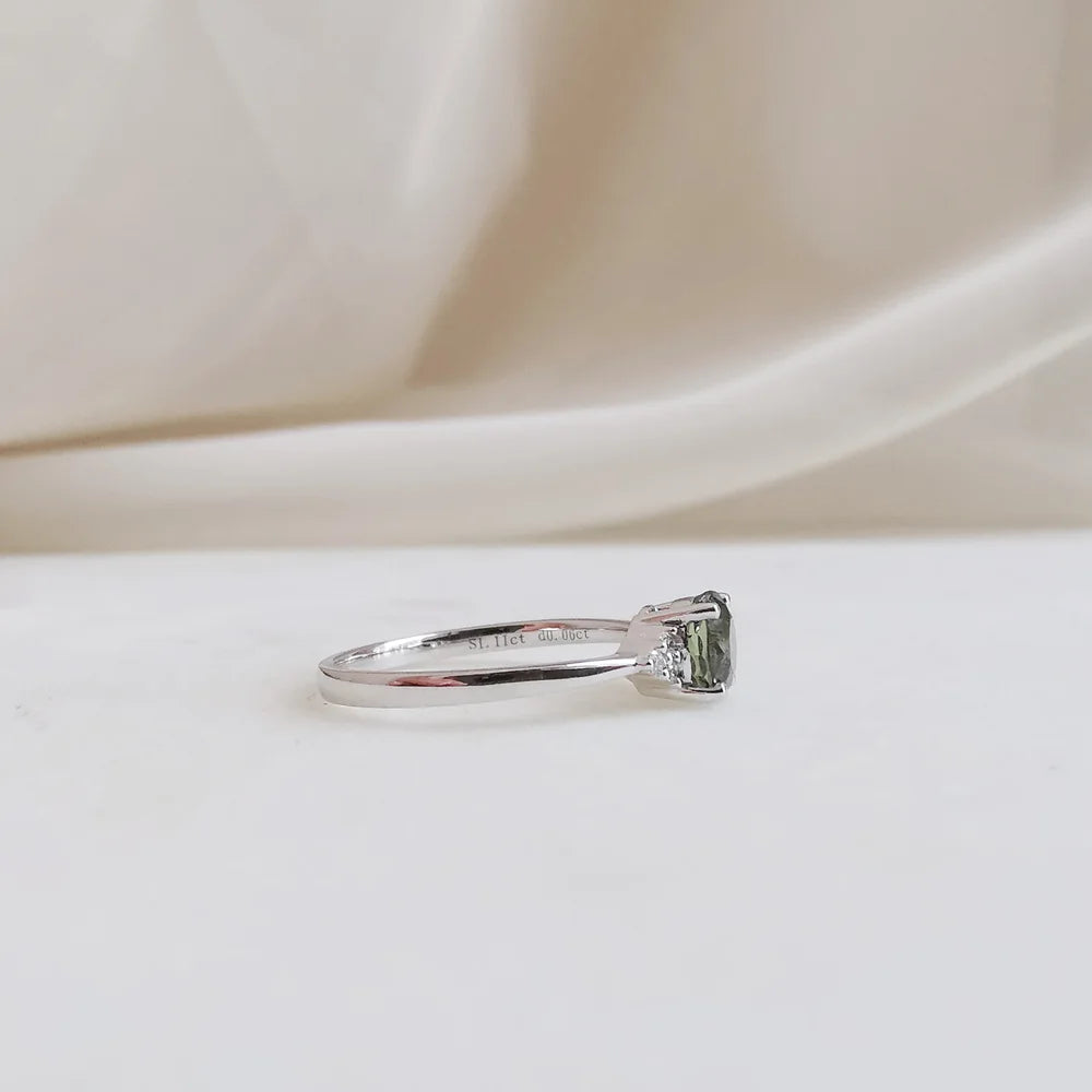 18K Round Green Sapphire Ring